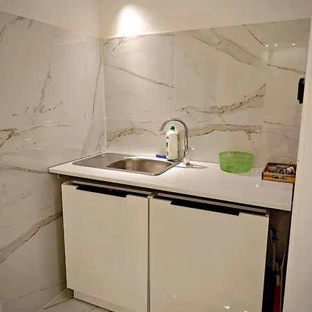 Pod Jasna Gora 2 2 Lazienki, Na Parterze