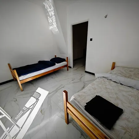 Pod Jasna Gora 2 2 Lazienki, Na Parterze Częstochowa