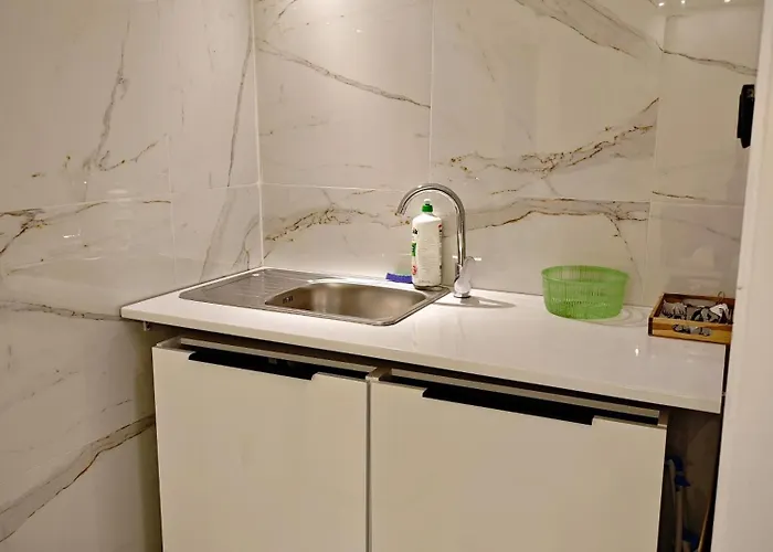 Pod Jasna Gora 2 2 Lazienki, Na Parterze